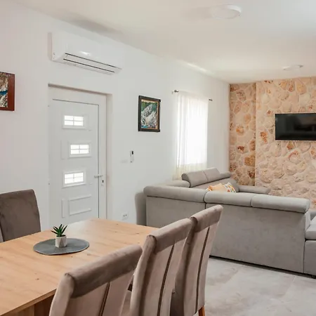 Tatil Evi House With A Parking Space Gornji Prolozac, Zagora - 24024